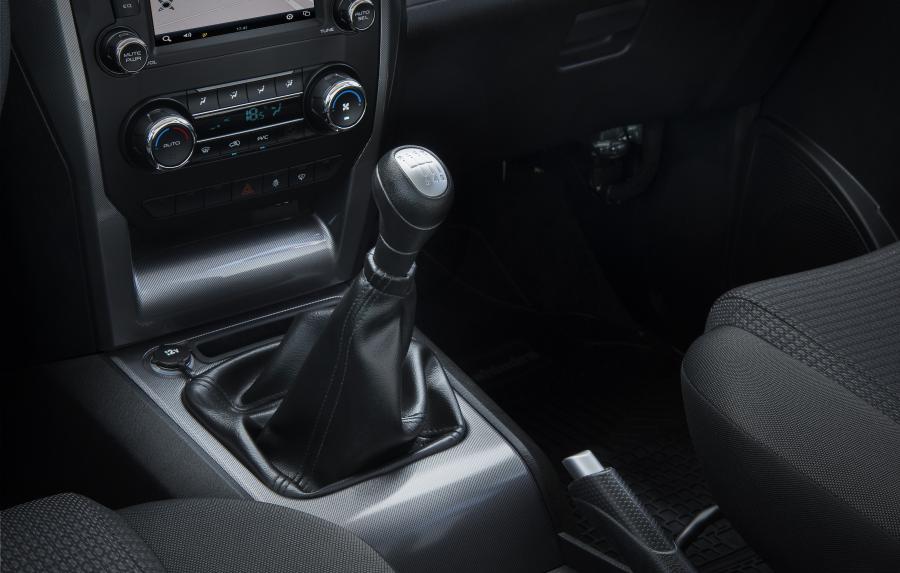 Детали интерьера Mahindra GOA Pik Up Double Cab 2019 года  (EU) (фото 20 из 41)